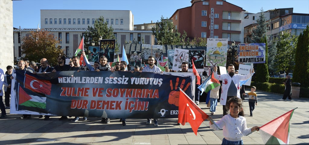 Erzurum'da sağlık çalışanları sessiz yürüyüşün 46.haftasında