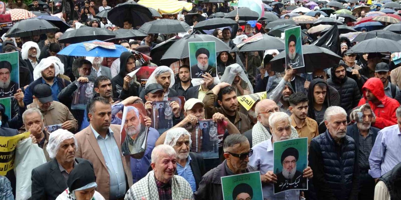 Tahran halkı İsrail’i protesto etti