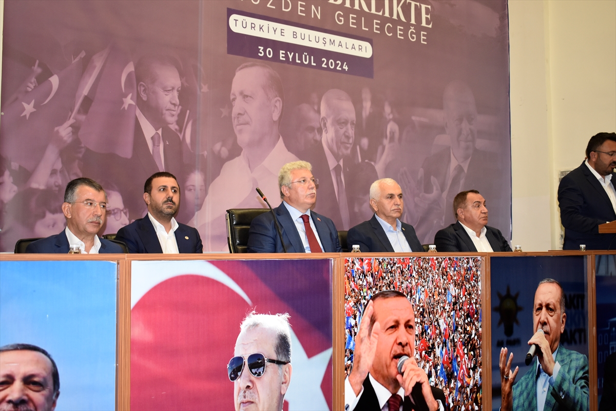 AK Parti Grup Başkanvekili Akbaşoğlu, Bitlislilerle buluştu