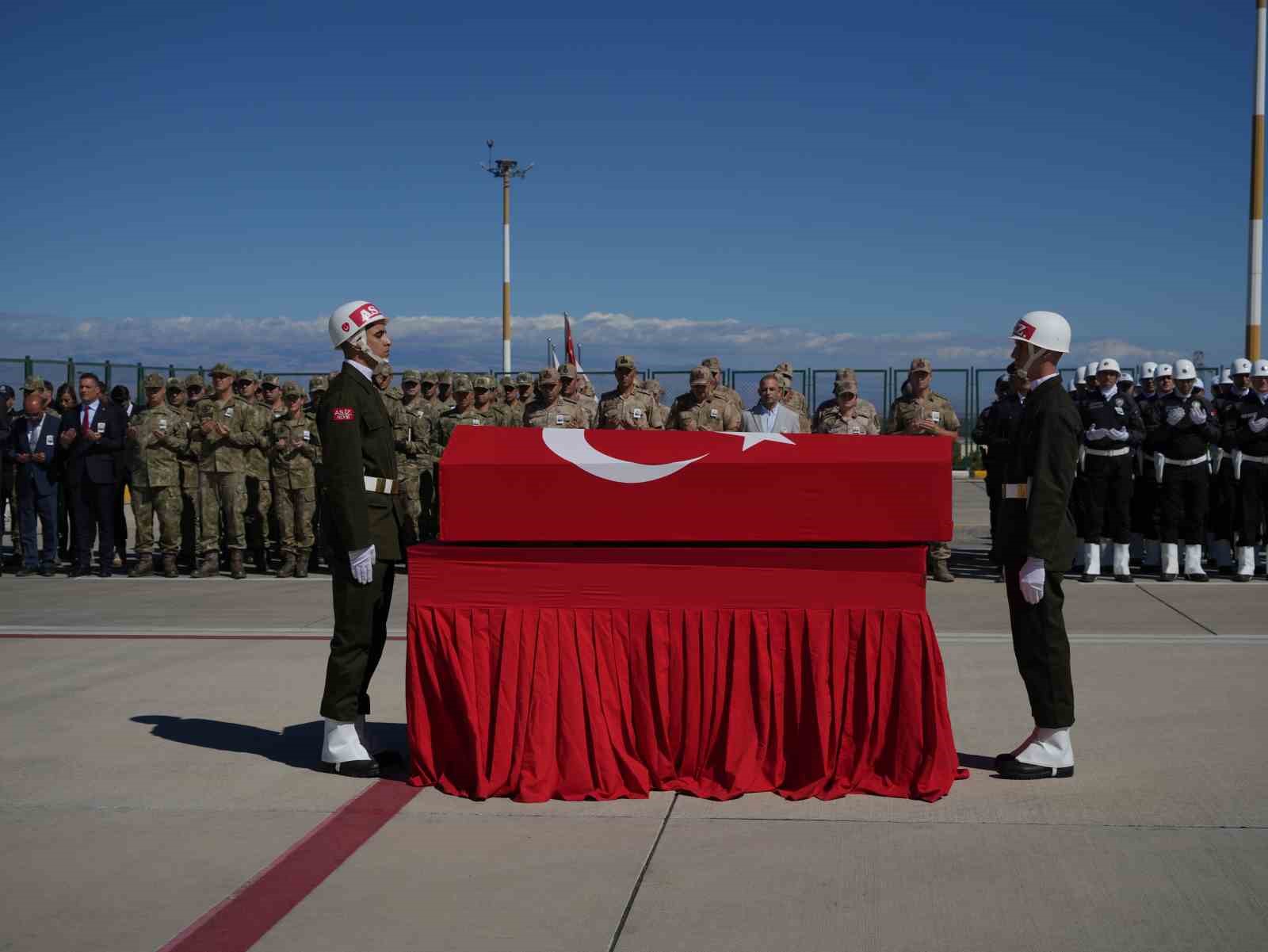 Ağrı'da şehit olan Piyade Uzman Çavuş memleketine uğurlandı