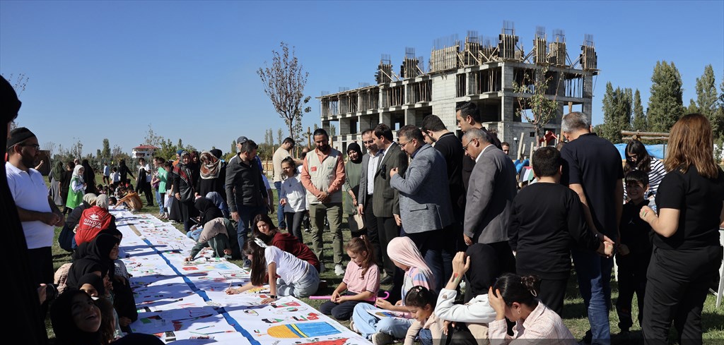 Iğdır’da çocuklar Filistin için çizdi