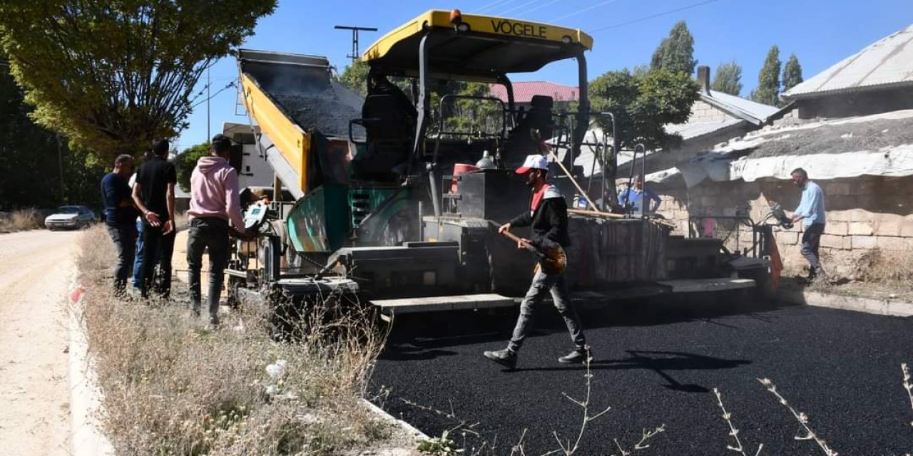 Patnos'ta Selahaddin Eyyubi Mahallesi’nde Asfalt Atağı