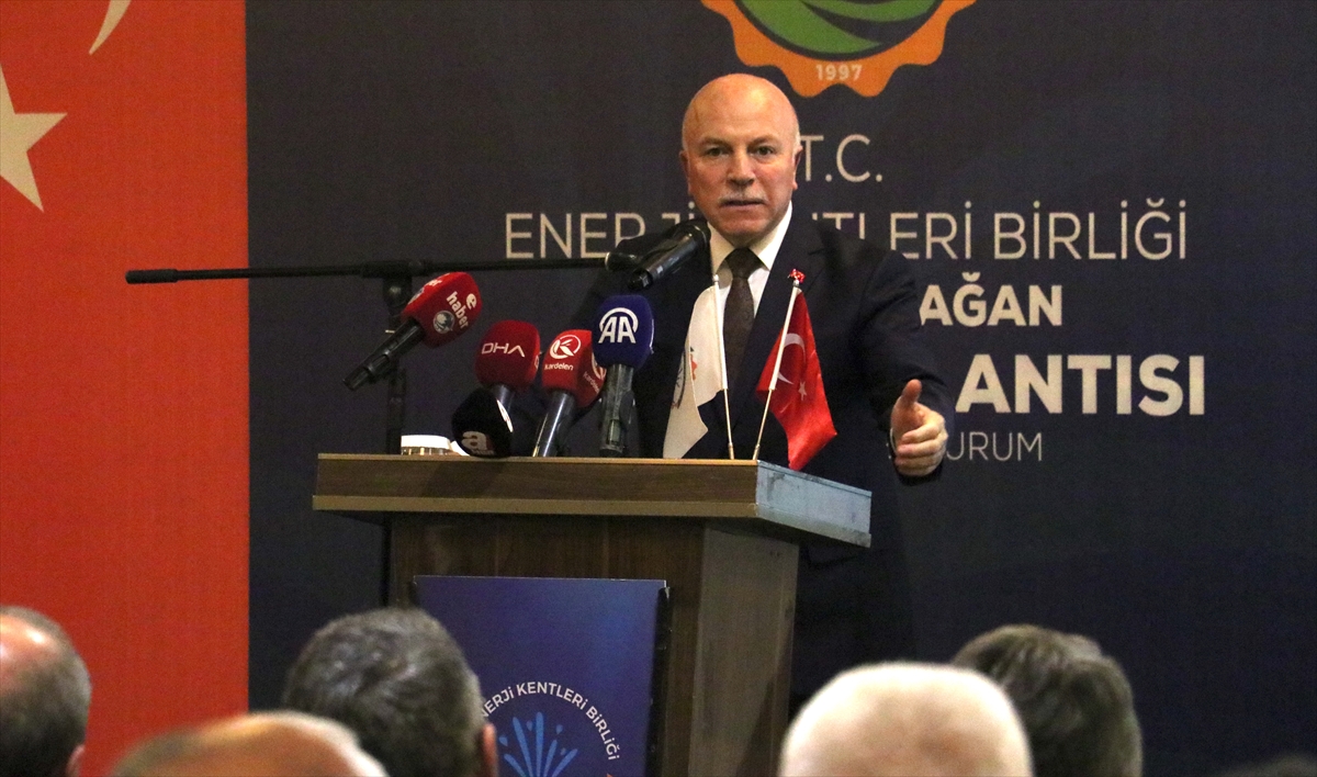 Erzurum'da Türkiye'nin enerji dönüşümü ele alındı