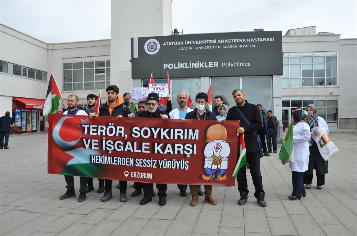 Erzurum'da doktorlar Filistin'e destek için her hafta yürüyor