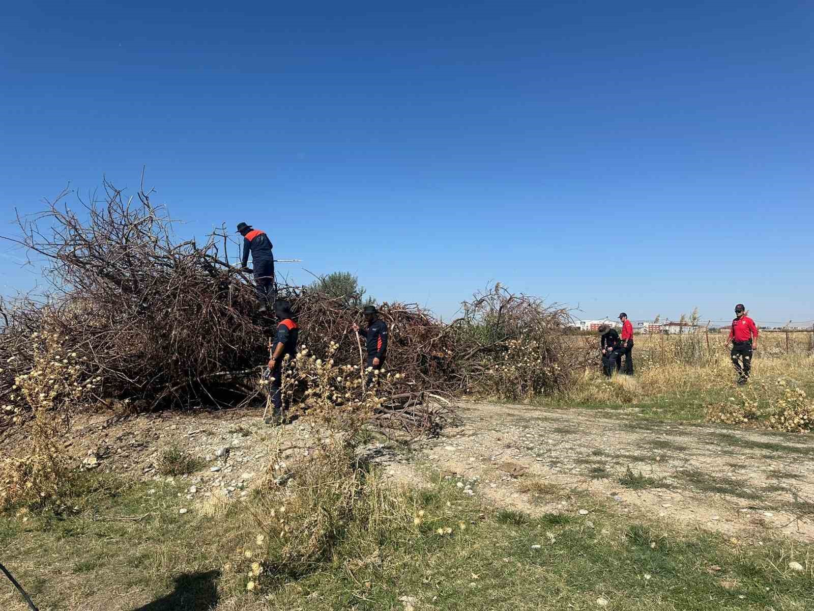 Van’da kayıp Rojin, metruk yerlerde aranıyor