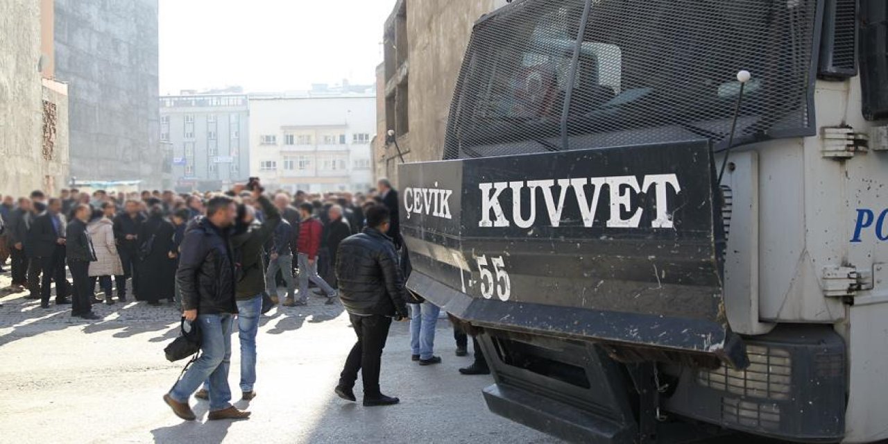 Van'da Gösteri Yürüyüşleri ile Açık Hava Toplantılarına Yasak Getirildi