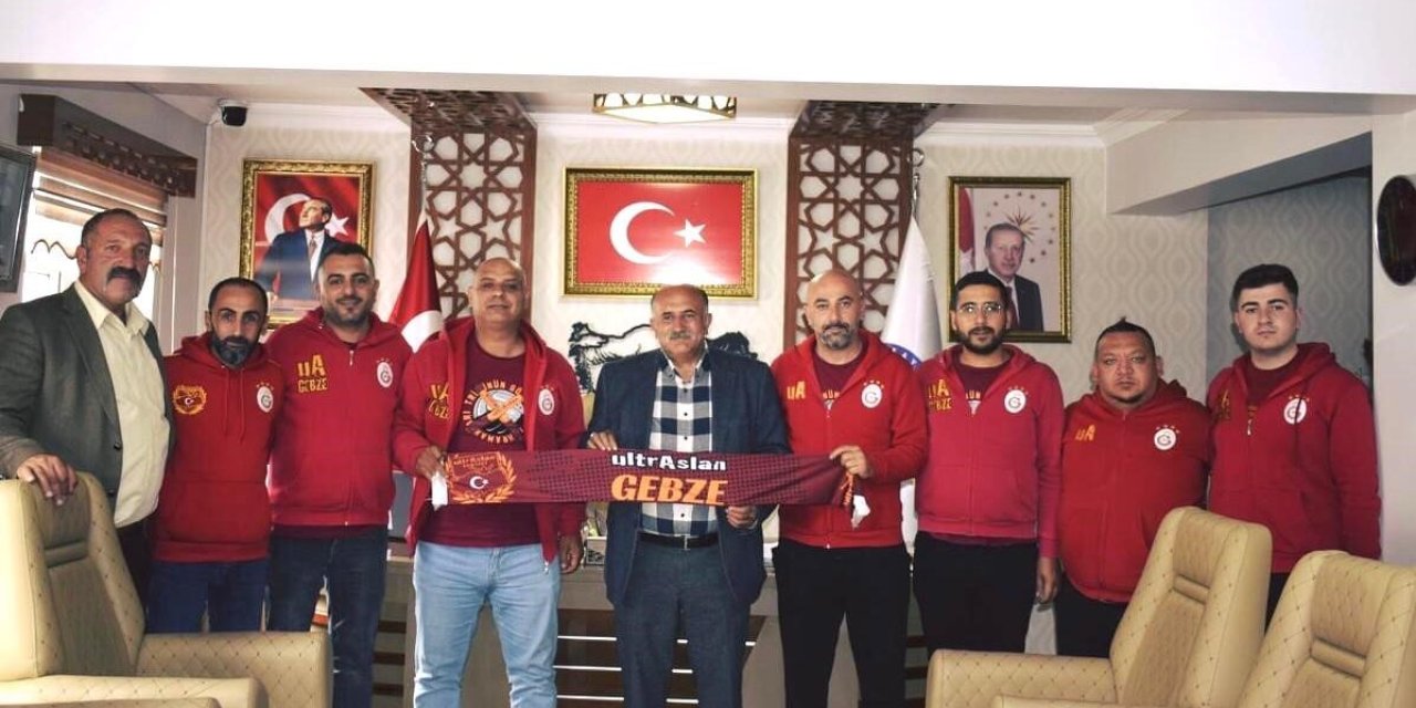 Erzurum'lu Gebze Ultra Aslan Taraftarlarından Anlamlı Destek