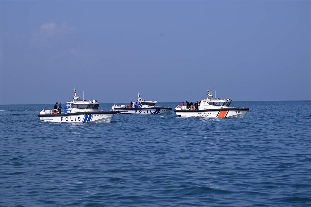 Van Gölü kıyısında Rojin'den alınan numuneler İstanbul'a gönderildi