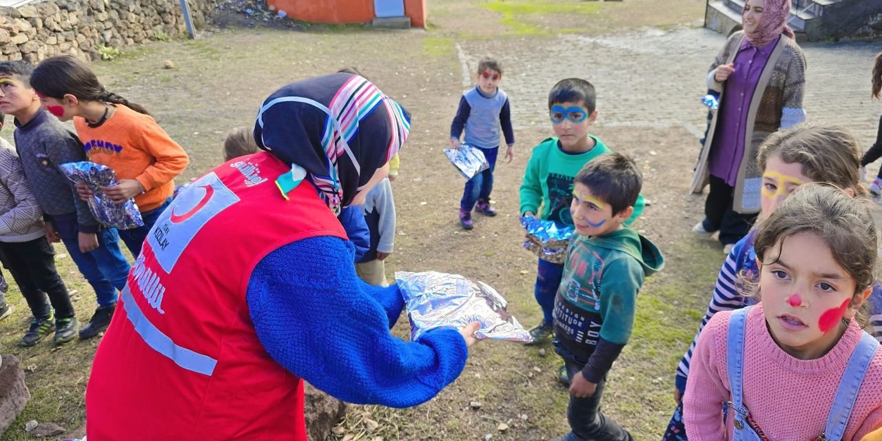 Kızılay Diyadin Şubesi'nden Miniklerle Anlamlı Buluşma