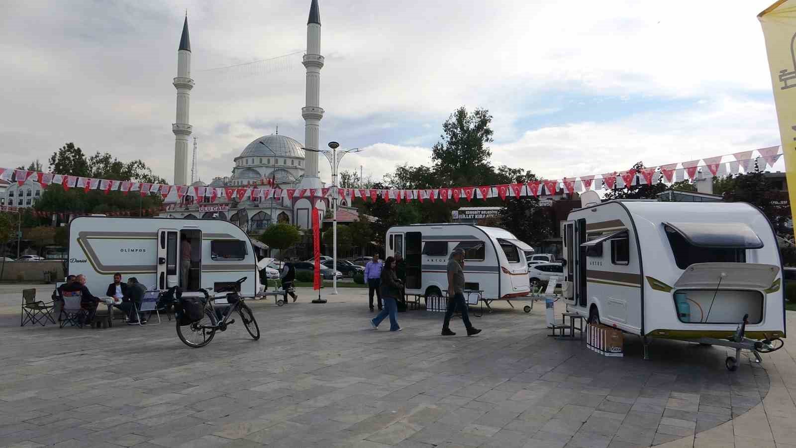 Van’da üretilen karavanlar görücüye çıktı