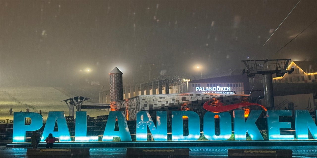 Erzurum Palandöken Dağı'nda Kar Yağışı