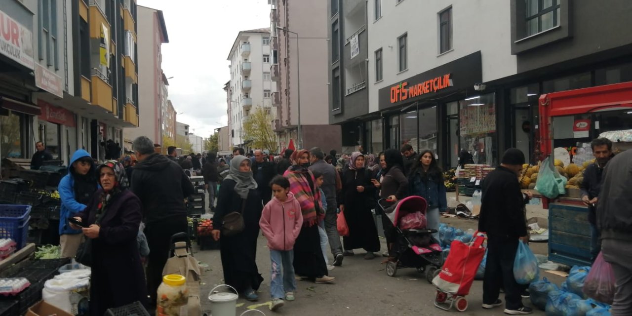 Ağrı Halk Pazarı’nda Kış Alışverişi Yoğun İlgi Gördü