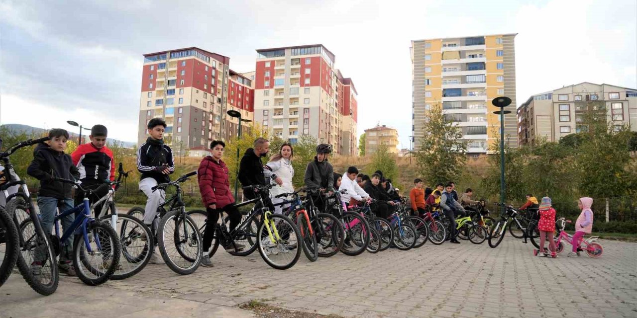 Muş’ta Anlamlı Bisiklet Turu