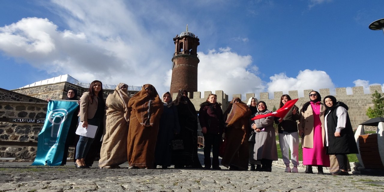 Erzurum Türkiye Dil ve Edebiyat Derneği'nden Ehram Giyen Kadınlar'a Destek