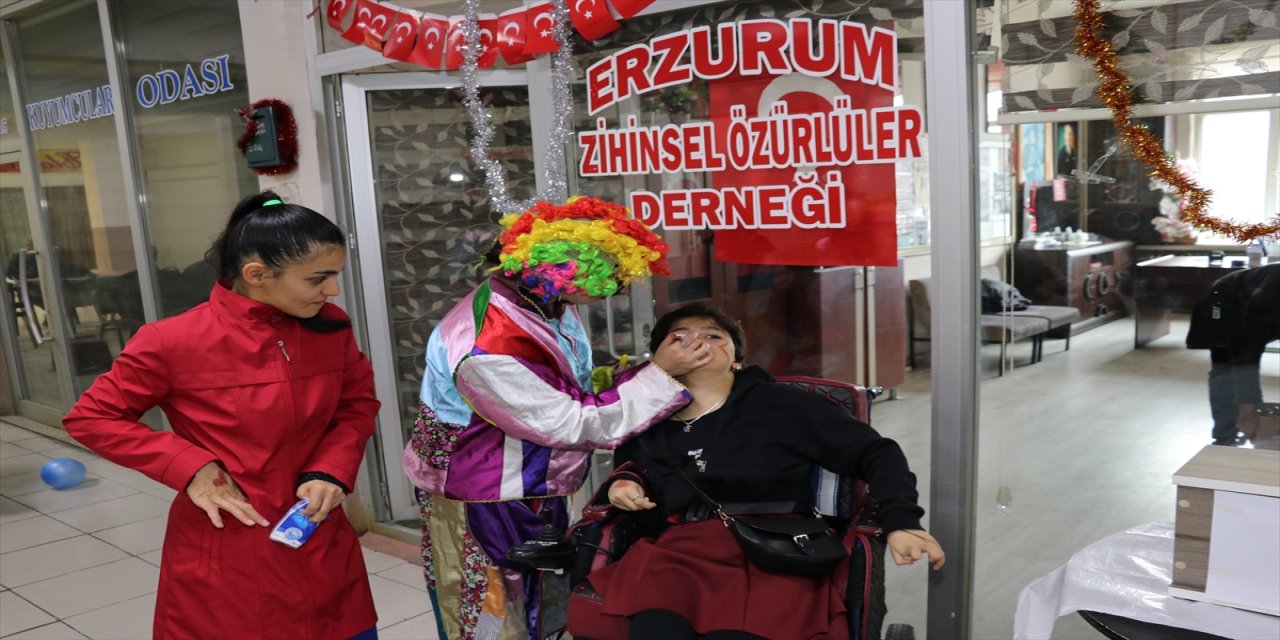 Erzurum'da Zihinsel Engelli Bireyler Düzenlenen Etkinlikte Doyasıya Eğlendi