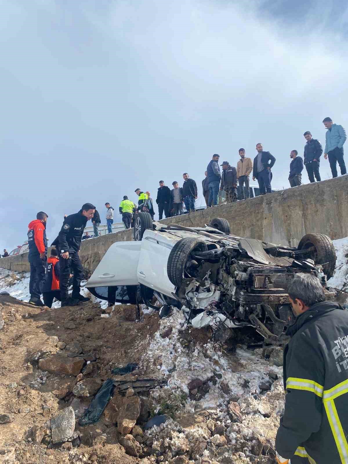 Bitlis'te feci kaza: 1 ölü, 1 yaralı