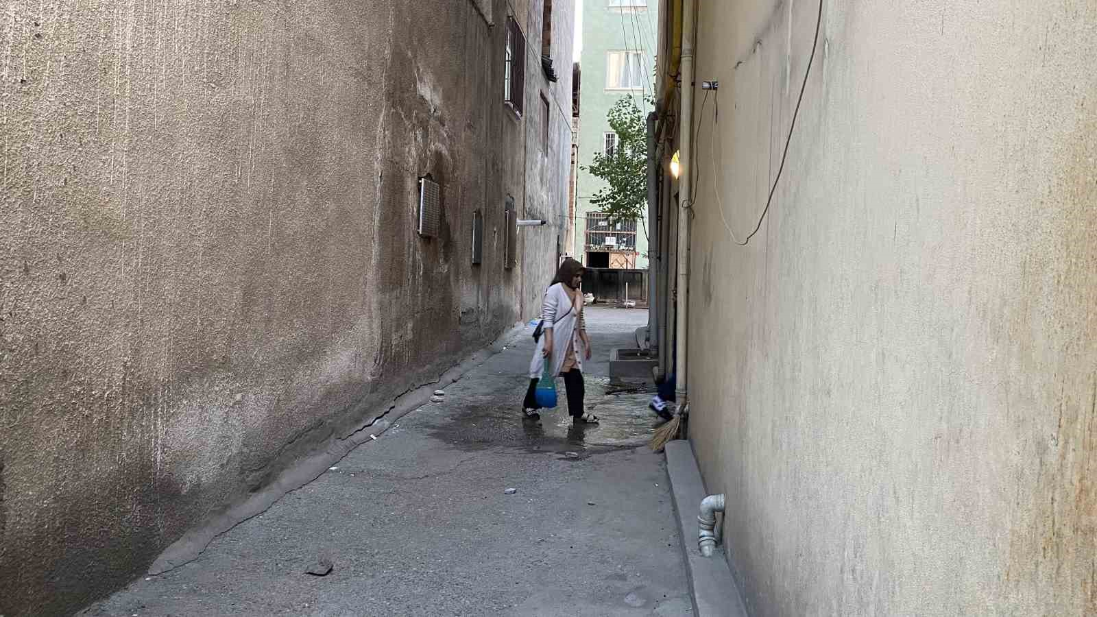 Diyarbakır’da eski eşi tarafından öldürülen kadının görüntüleri kameraya yansıdı