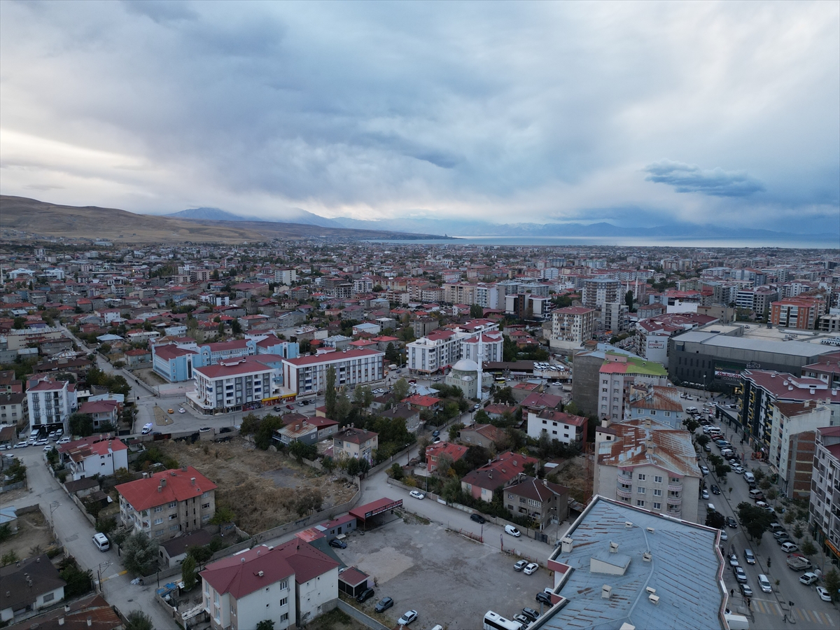 Van'da yaklaşık 8 bin bina yıkılma riski taşıyor