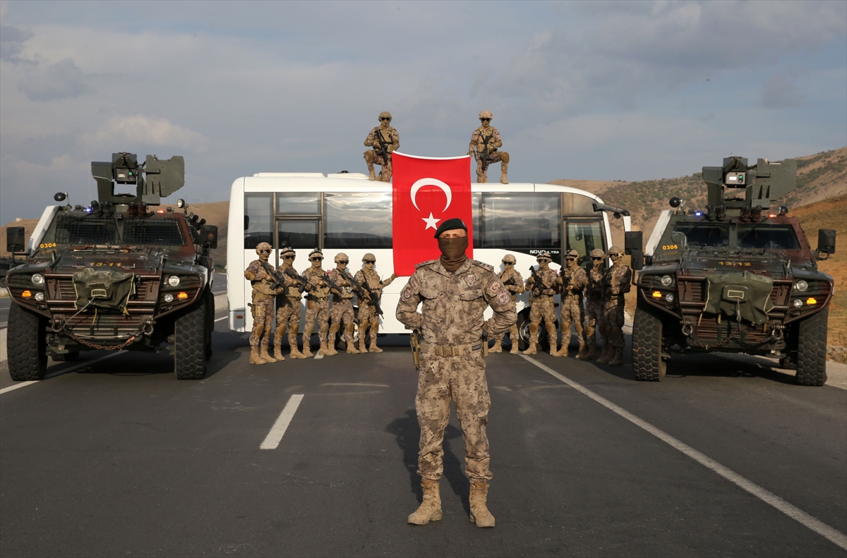 Bitlis'te Özel Harekat timleri göreve hazırlanıyor