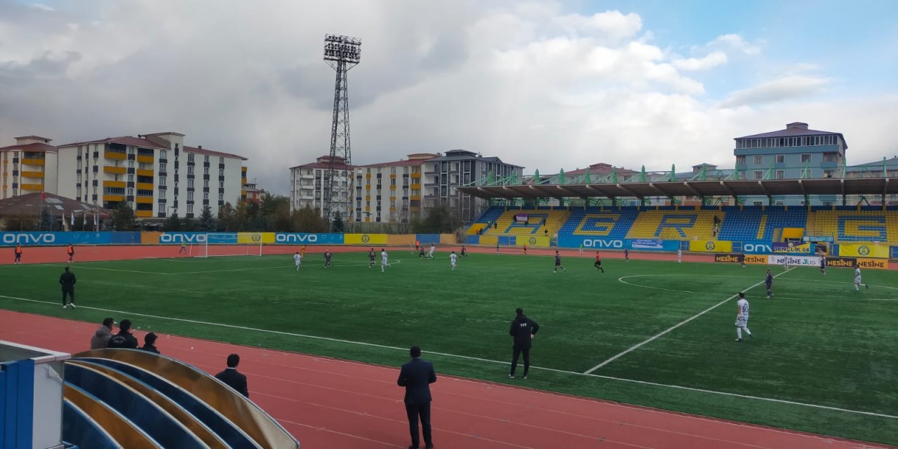 Ağrıspor evinde hata yapmadı