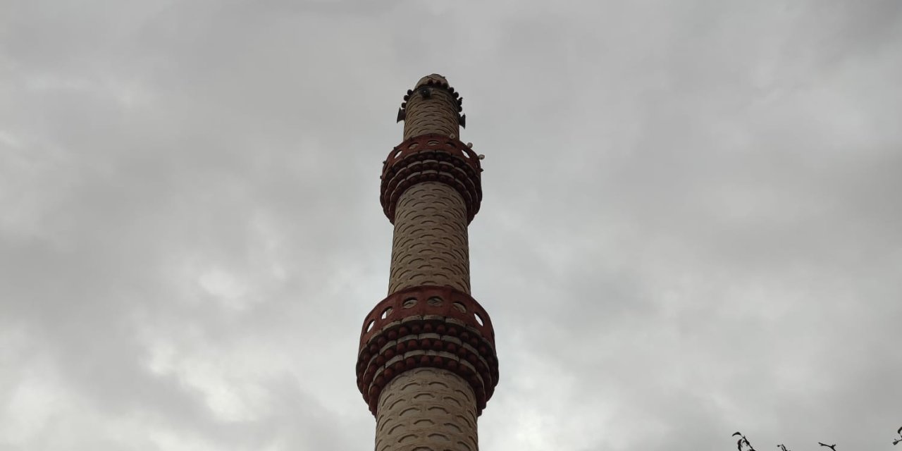 Bilal-i Habeş Camii Minaresi yeniden yapılacak