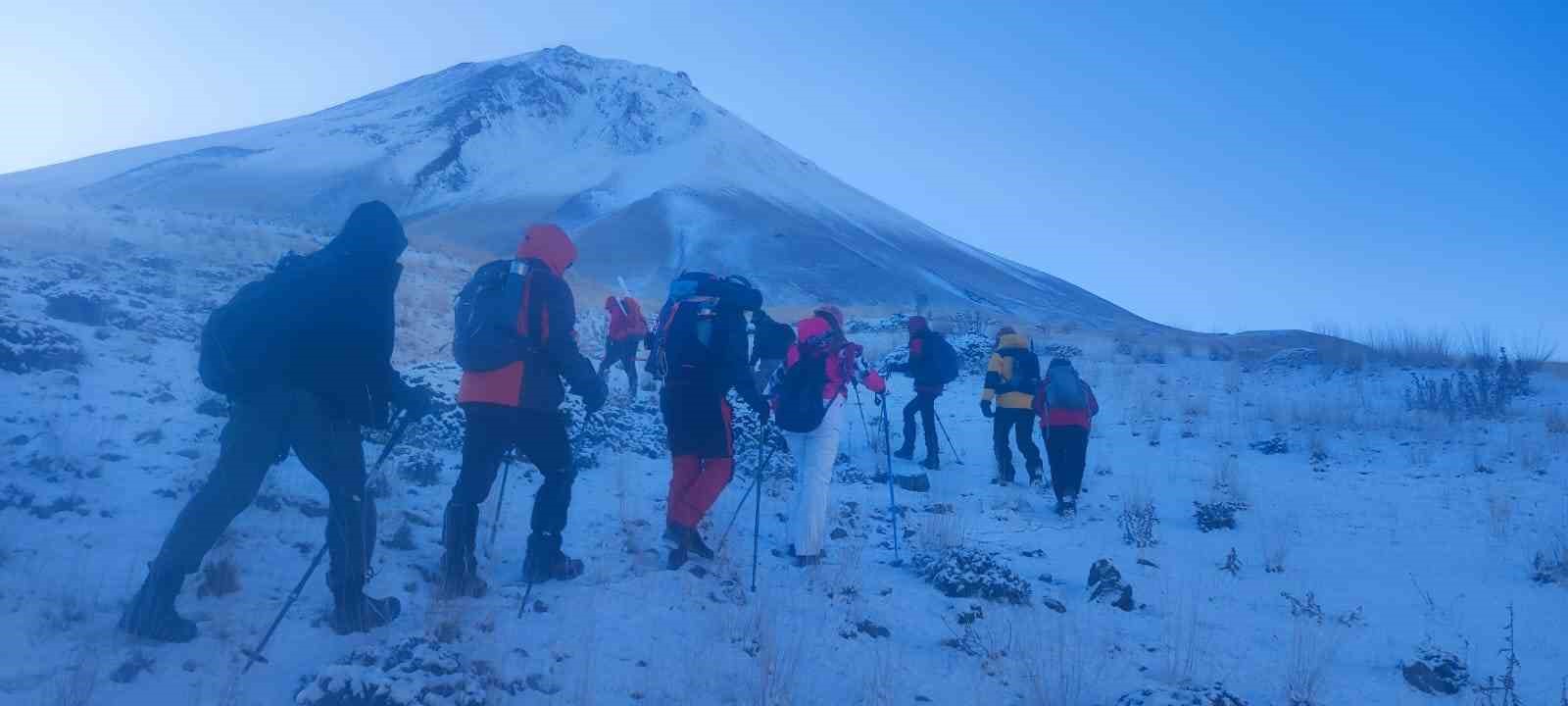 Ağrı Dağı bu kez de Cumhuriyet coşkusunu yaşadı