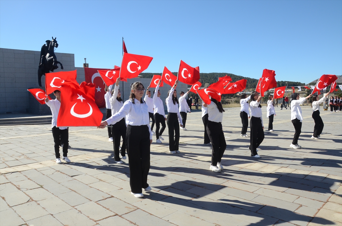 Kars'ın ilçelerinde Cumhuriyet'in 101'inci yılı kutlandı