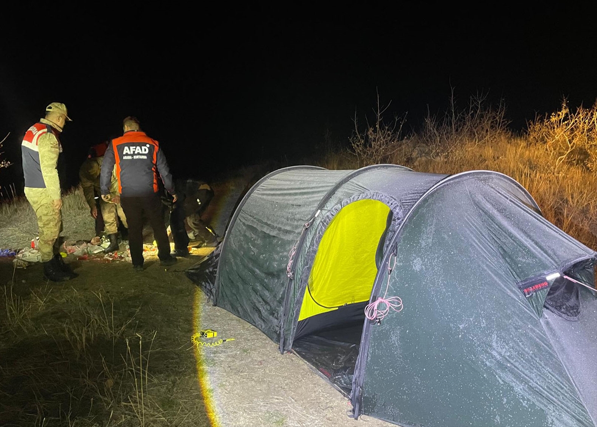 Bitlis'te ayı saldırısı nedeniyle mahsur kalan turisti ekipler kurtardı