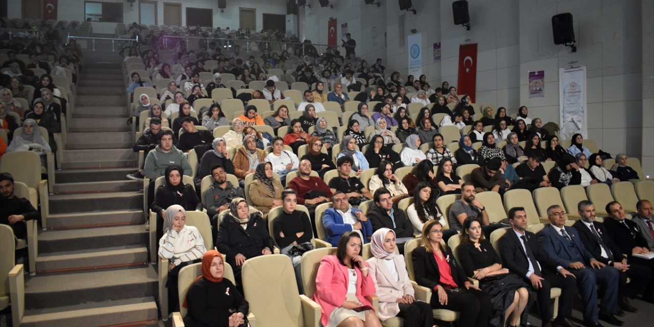 Bitlis'te meme kanseri farkındalık konferans düzenlendi