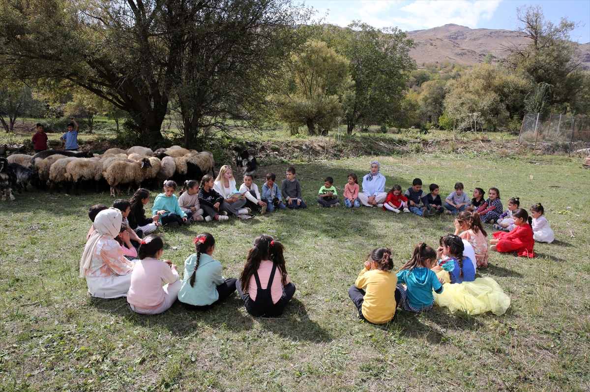 Bitlis'te öğretmenler derslerini doğaya taşıdı