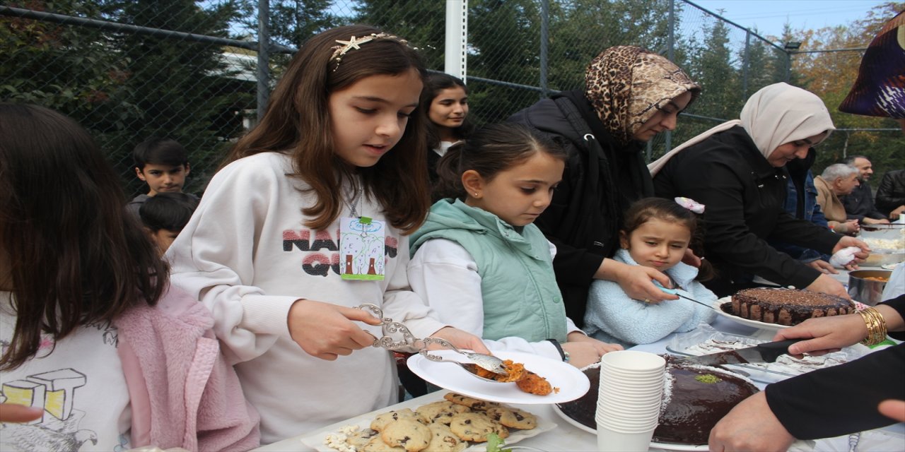 Van'da Filistin Yararına Kermes Düzenledi