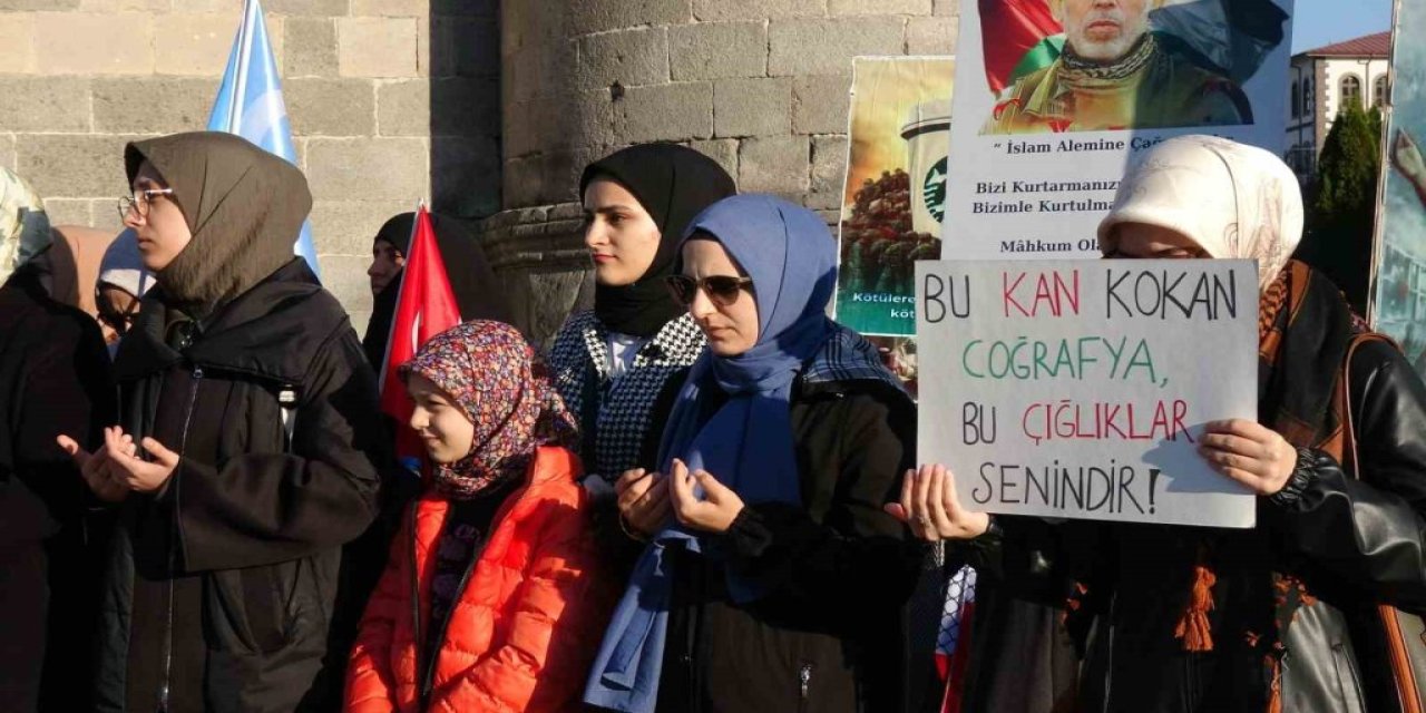 Erzurum'da Sağlık Çalışanları Gazze İçin Yürüyor