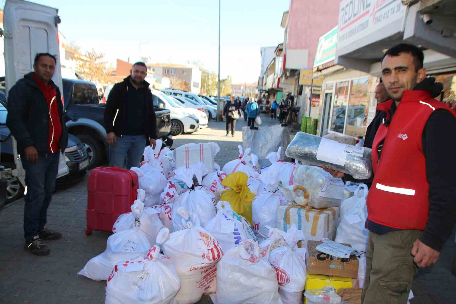 Muş'tan batı illerine kışlık erzak sevkiyatı başladı