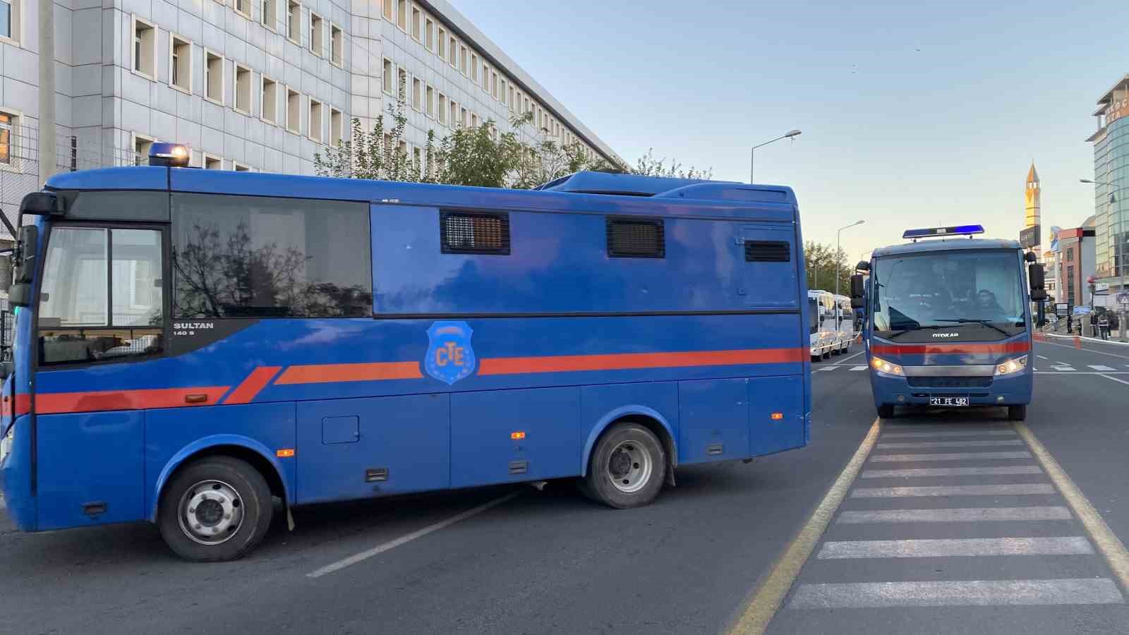 Narin cinayetinde tutuklu 4 sanık adliyeye getirildi