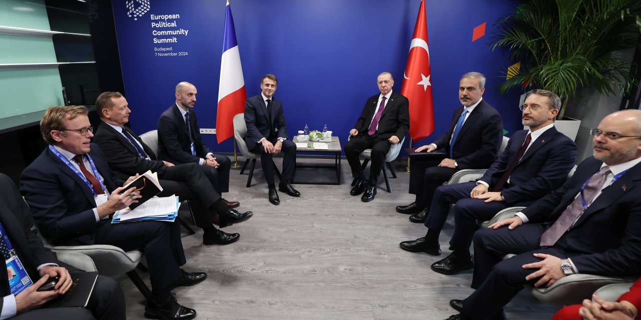 Cumhurbaşkanı Erdoğan, Fransa Cumhurbaşkanı Macron ile Bir Araya Geldi