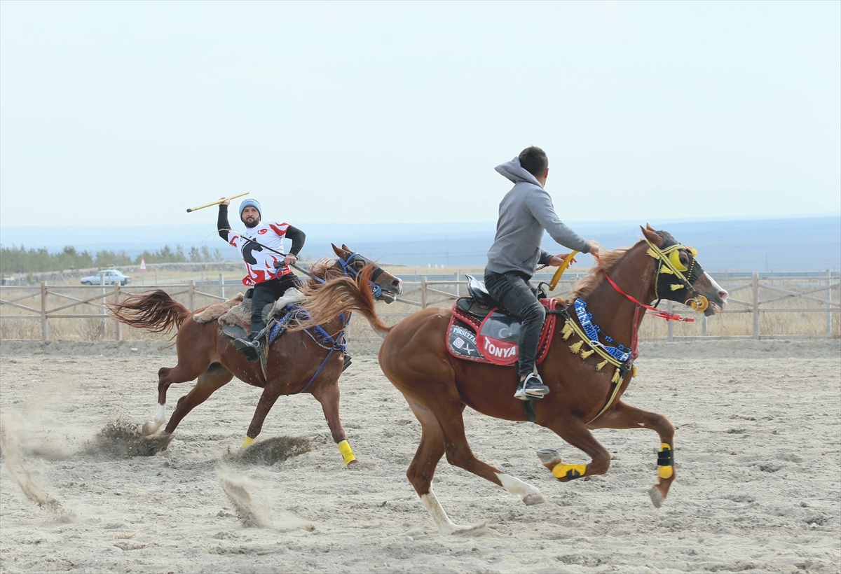 Kars'ta cirit sporcuları kış sezonuna hazırlıyor