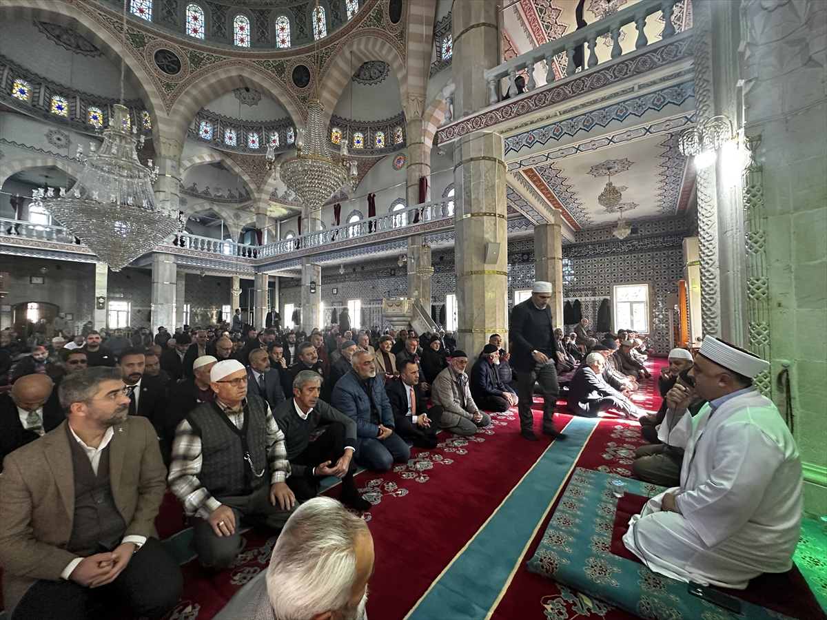 Şehit polis Abdulkadir Güngör için memleketi Eruzurm'da mevlit okutuldu