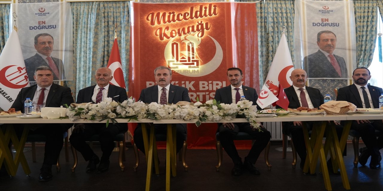 Büyük Birlik Partisi Başkanı Erzurum'da Partililerle Buluştu