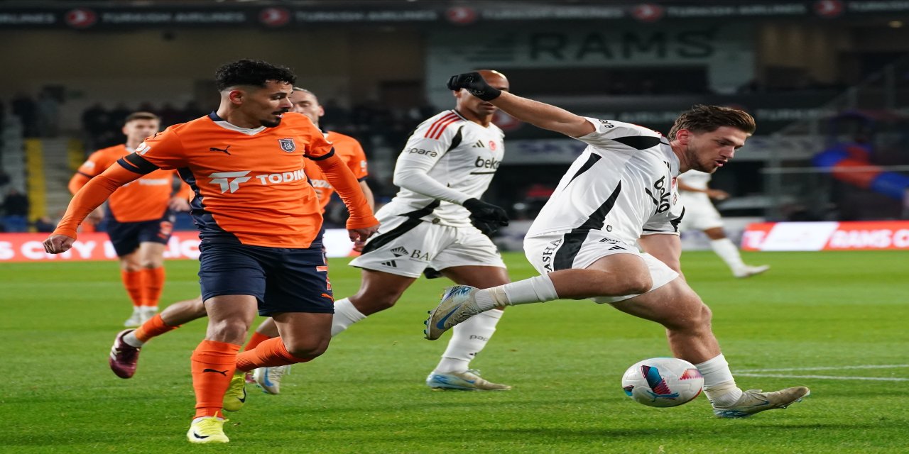 Beşiktaş RAMS Başakşehir maçı 0-0 eşitlikle devam ediyor