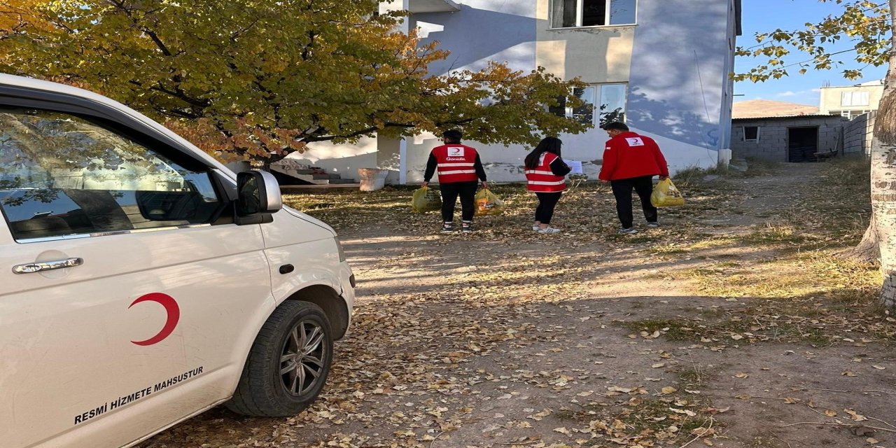 Bitlis Adilcevaz Kızılayı İhtiyaç Sahiplerini Unutmadı