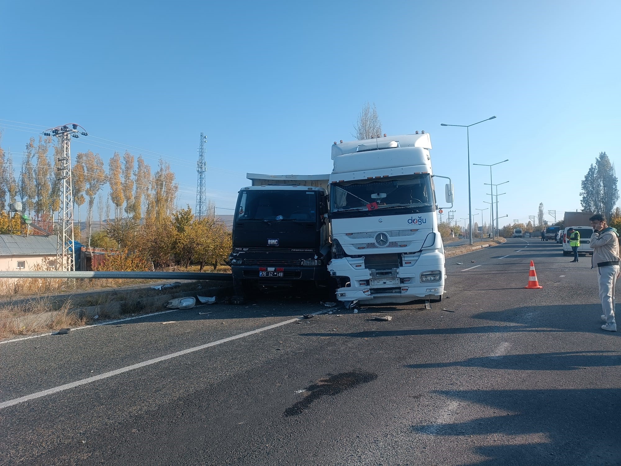 Iğdır'da iki araç çarpıştı