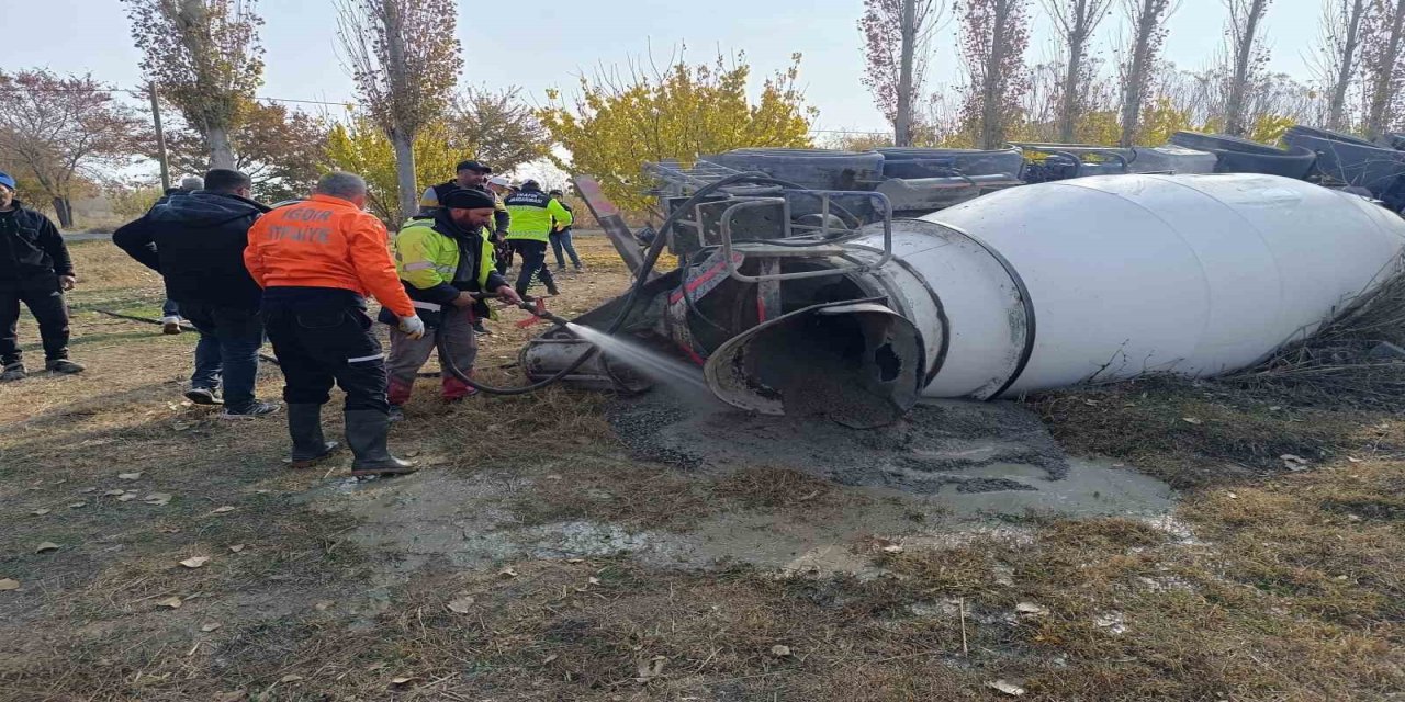 Iğdr'da Beton Mikseri Yan Yattı