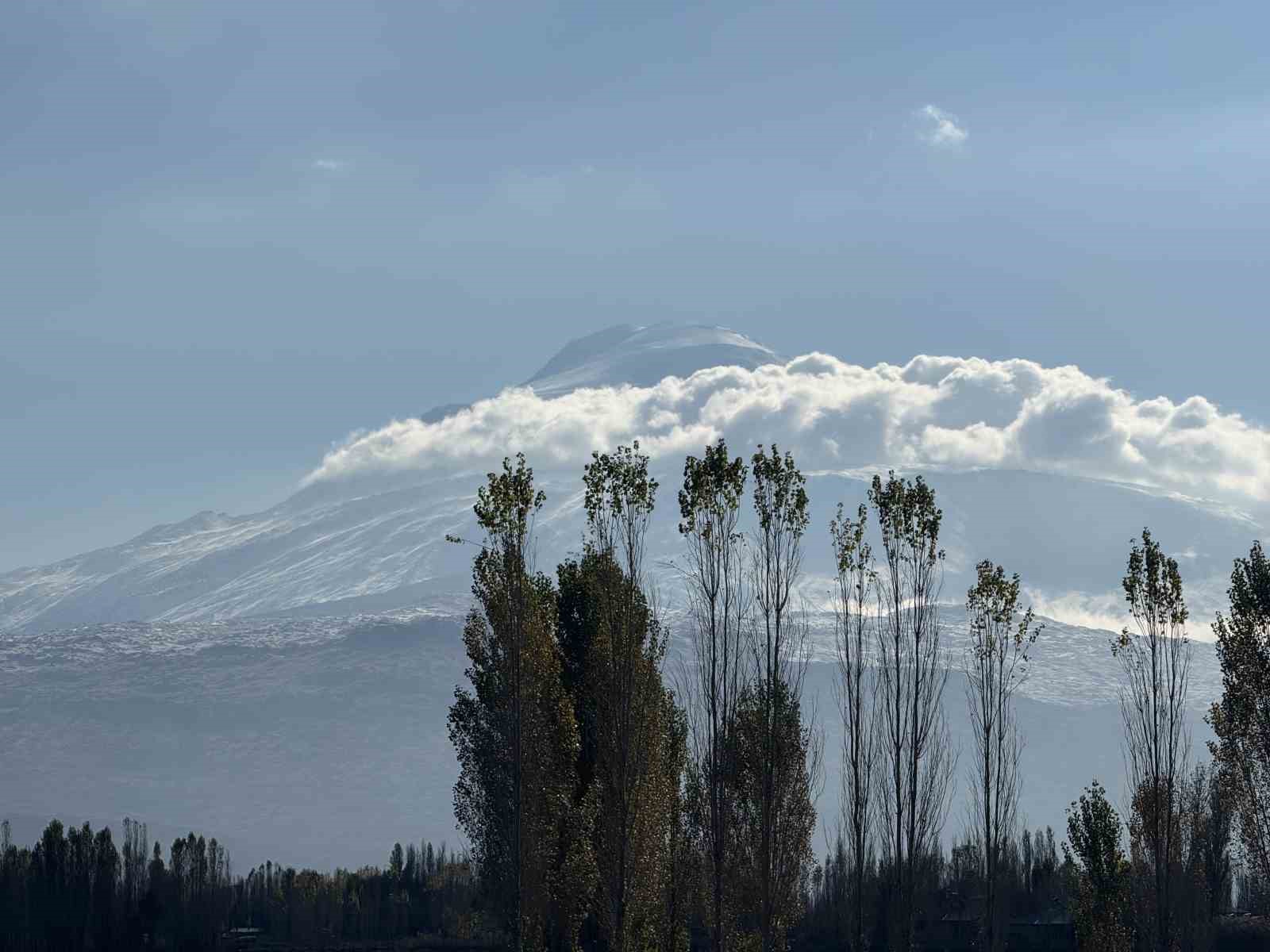 Iğdır'ın dağları beyaza büründü