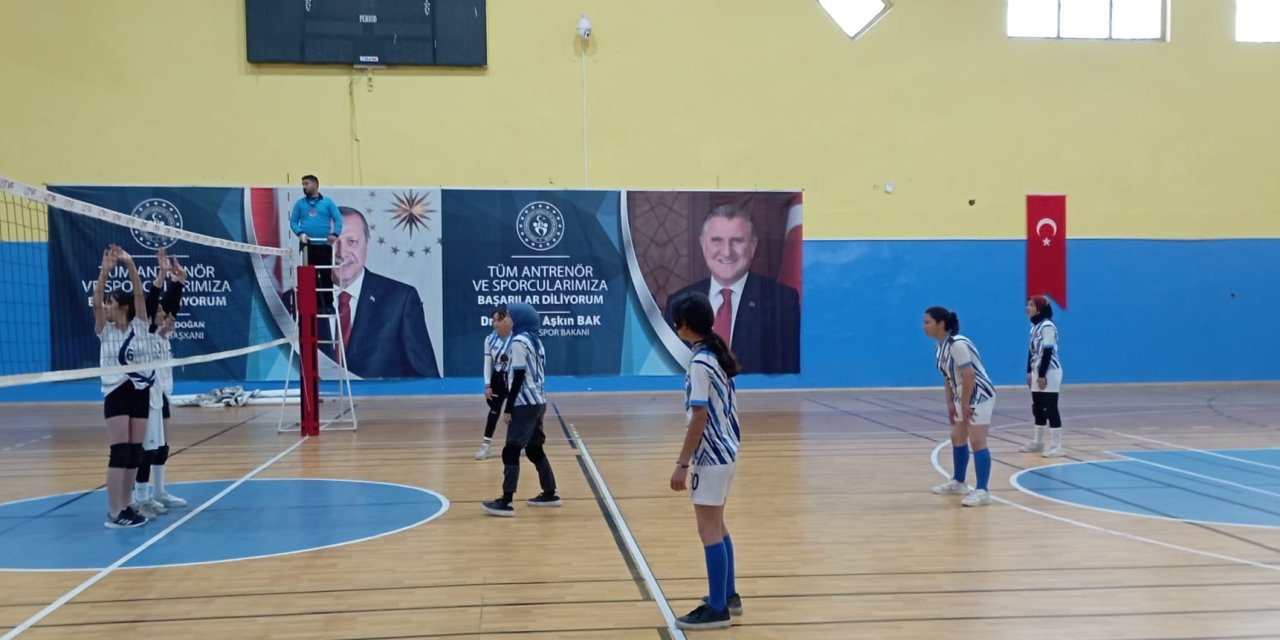 Ağrı’da Okul Sporları Voleybol Heyecanı Başladı