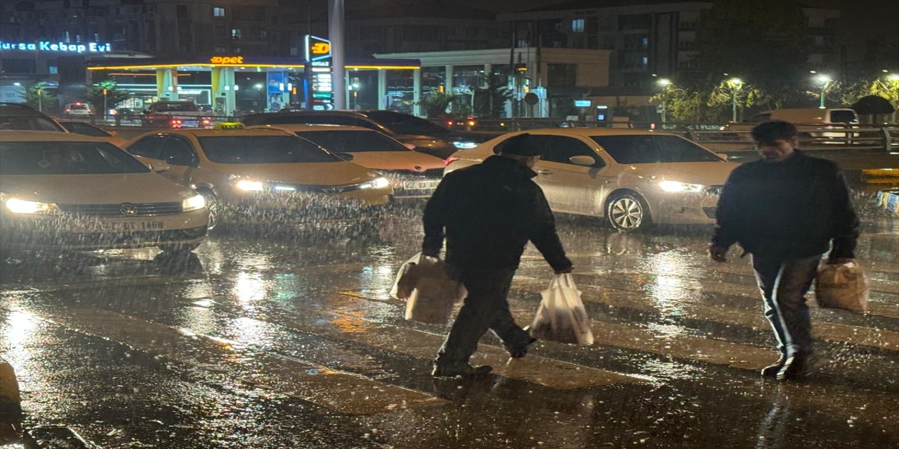 Van'da Sağanak Etkisini Gösterdi