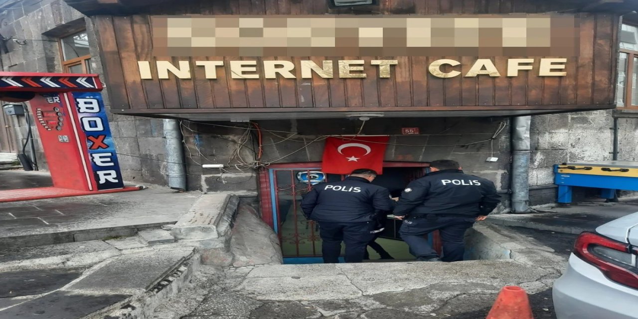 Kars'ta Polis Ekipleri Okulların Çevrelerini Denetledi