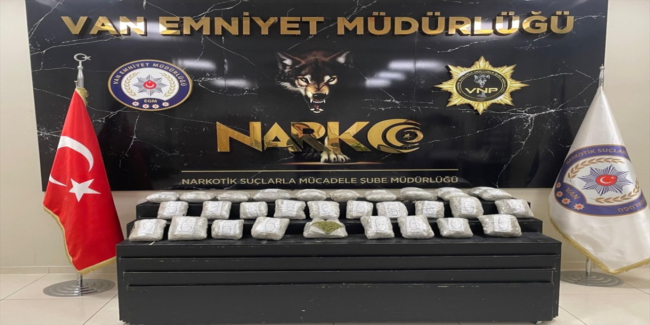 Van'da uyuşturucu operasyonu: 12 kilo 900 gram esrar yakalandı