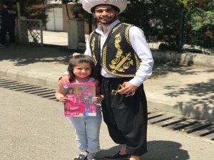 25 çocuğu ‘Alaaddin’in Sihirli Lambası’ ile sevindirdi