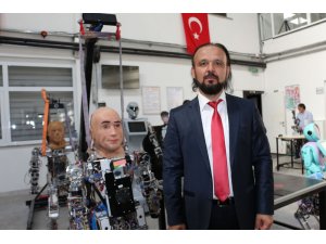 Eğitim verecek robotlar geliyor