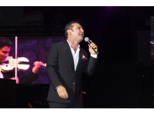 Ferhat Göçer’den unutulmaz konser